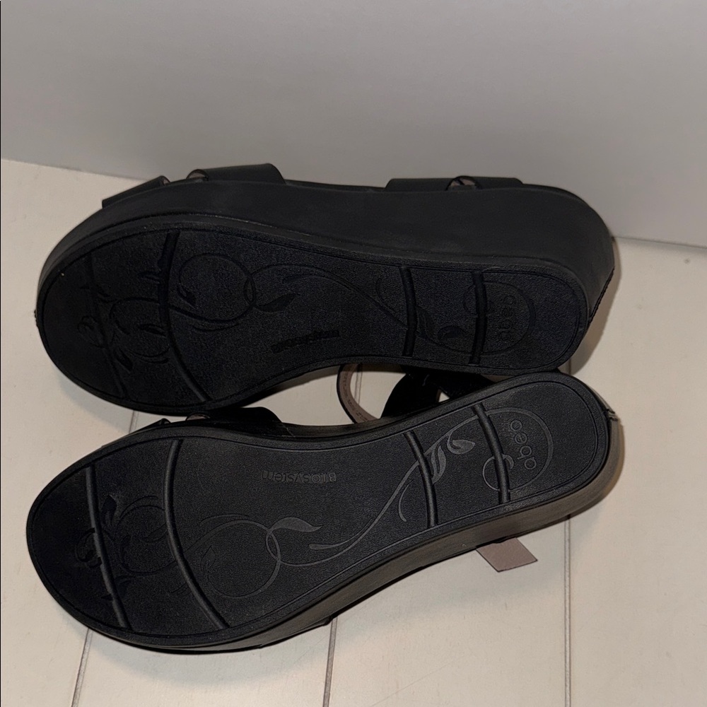 Abeo Black Crisscross Leather Slingback Sandals - Picture 8 of 9